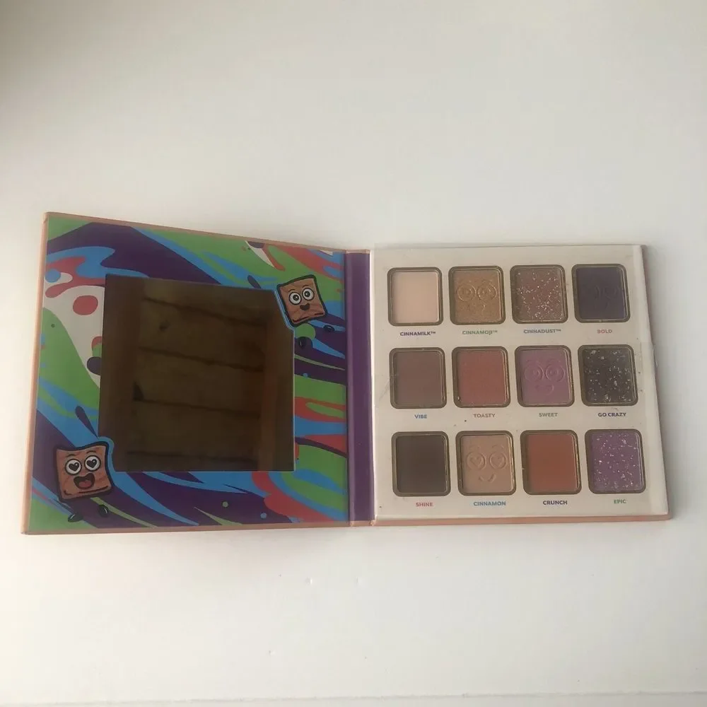 Cinnamon Toast Crunch Set: Eyeshadow Palette, Makeup Brushes, & Cosmetic Bag